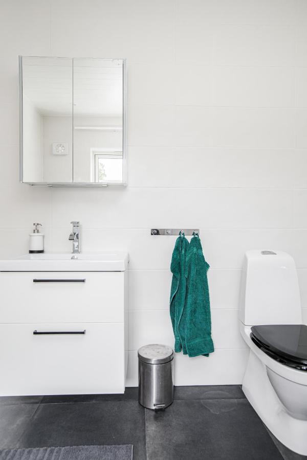 Solar Lake Cottage Jönköping Buitenkant foto